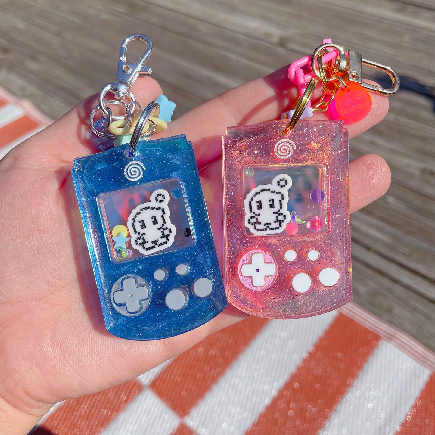 VMU Chao Friend Dry Shaker Keychain | Two Colors To Choose From!