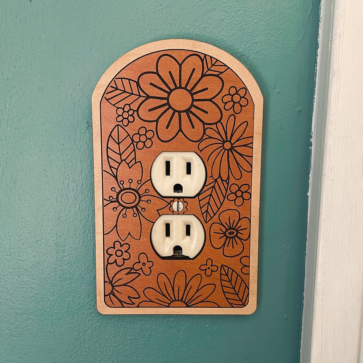 Grandmas Floral Cabin Outlet Cover